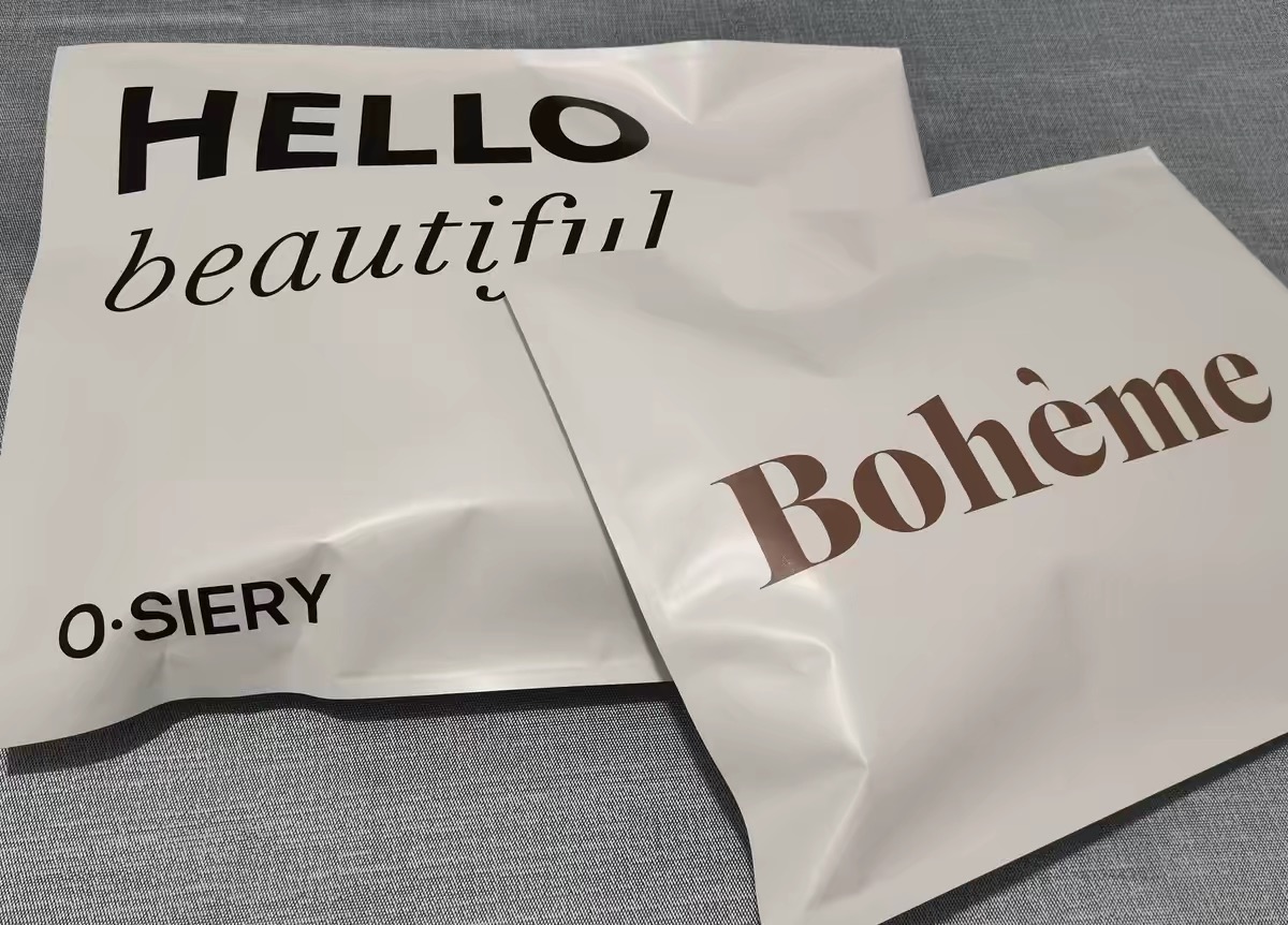 Custom Biodegradable Poly Mailer Bags for Clothing Shipping