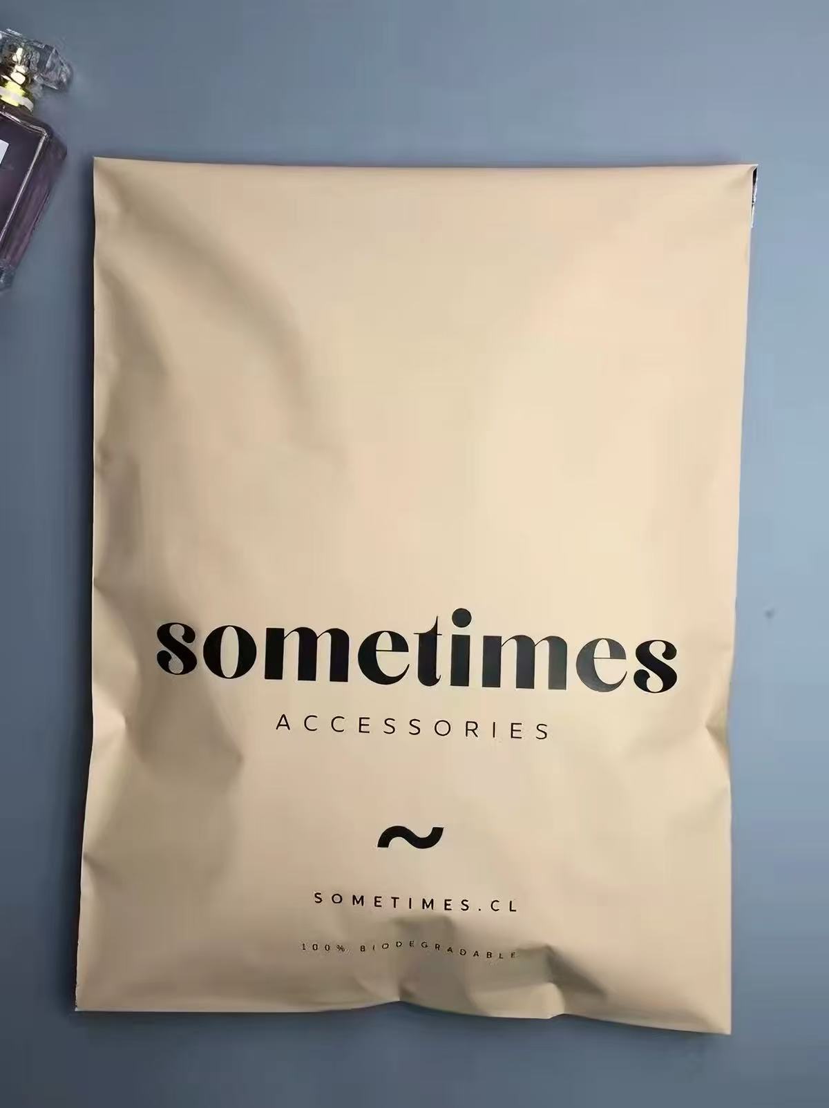 Custom Printed Poly Mailer Bags Self Seal Shipping Mailers for Apparel Ecommerce Low MOQ 100 pcs